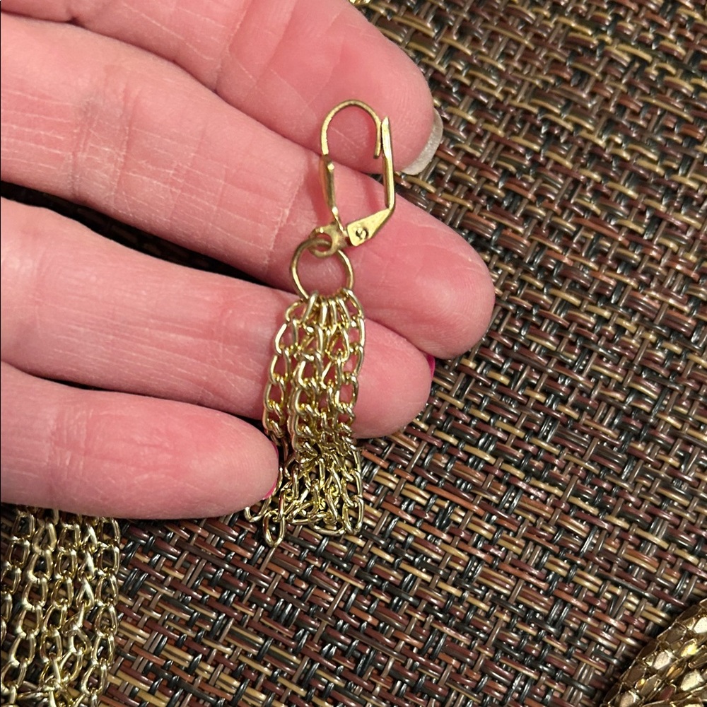 Chic Gold Chain & Earrings - Picture 9 of 13